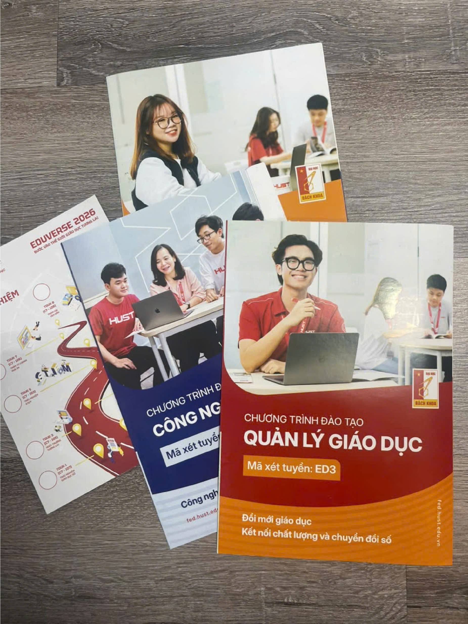 BROCHURE TUYỂN SINH